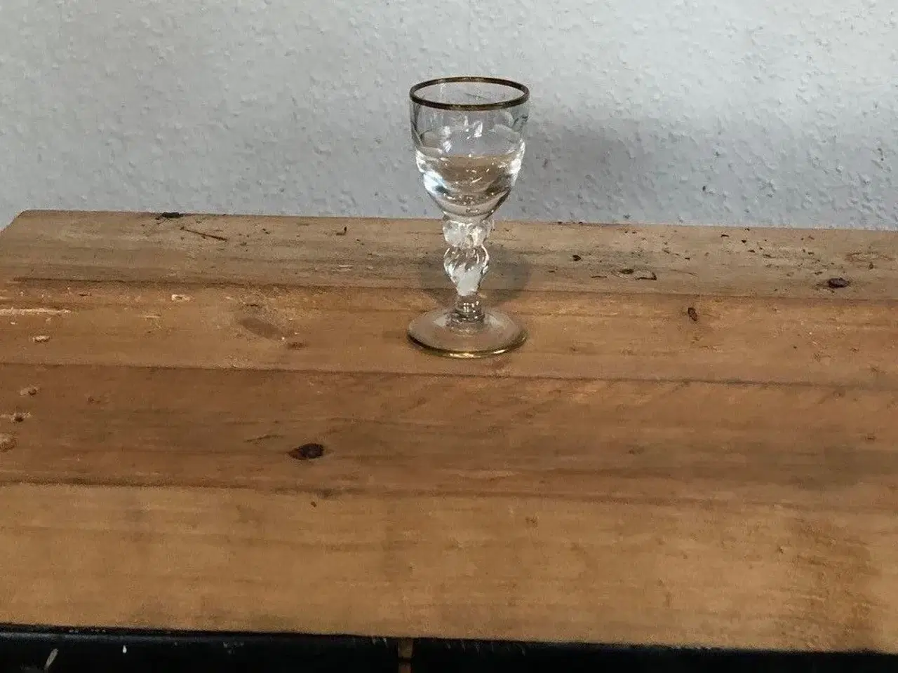 Billede 1 - Glas til mågestel med guldkant (Lyngby glas)