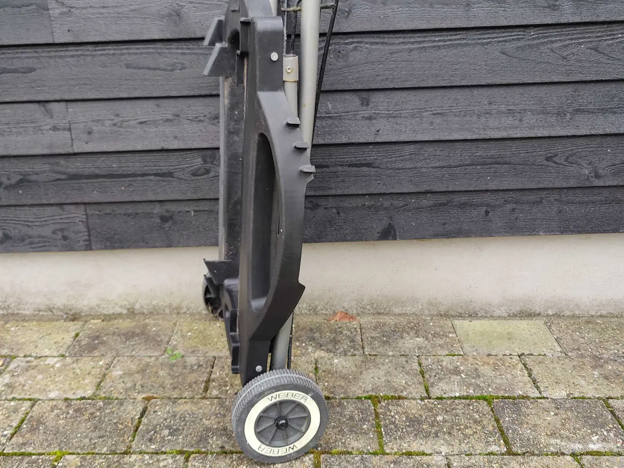 Billede 5 - Weber q1200 gasgrill med sammenklappelig bord