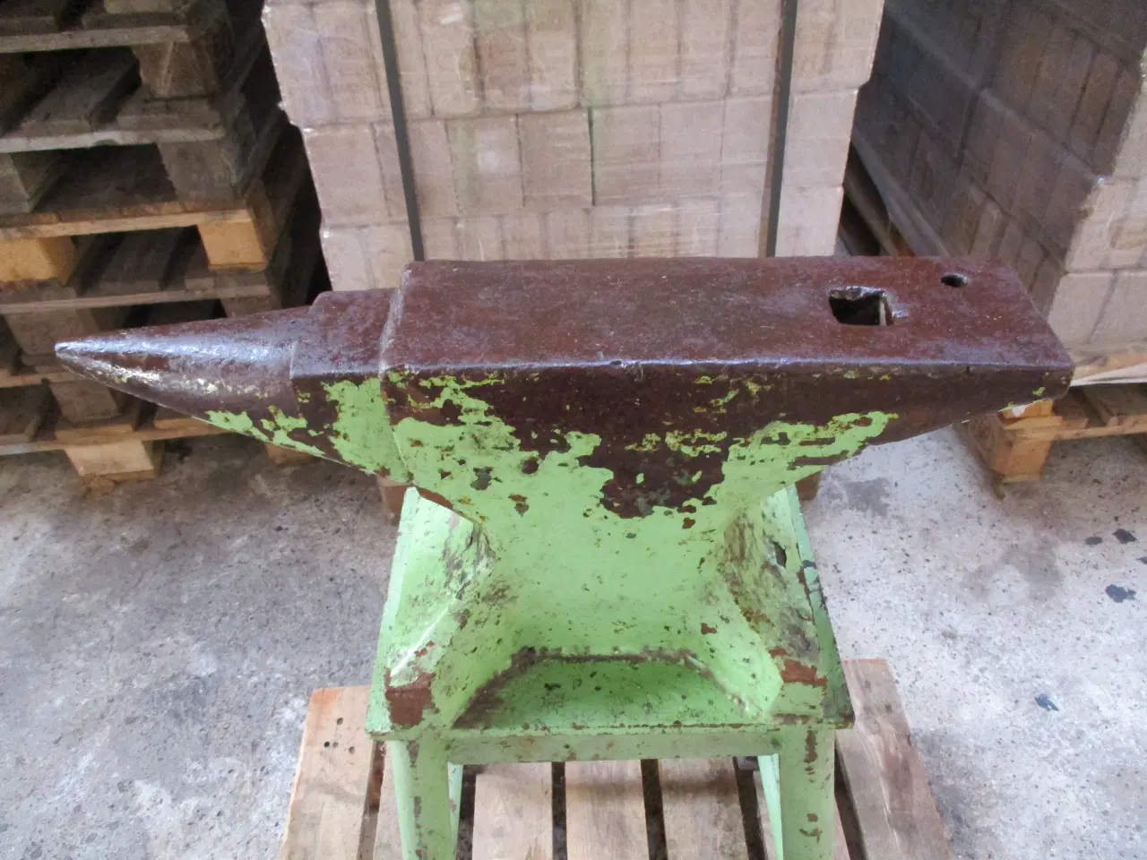 Billede 3 - Ambolt, på jernstativ