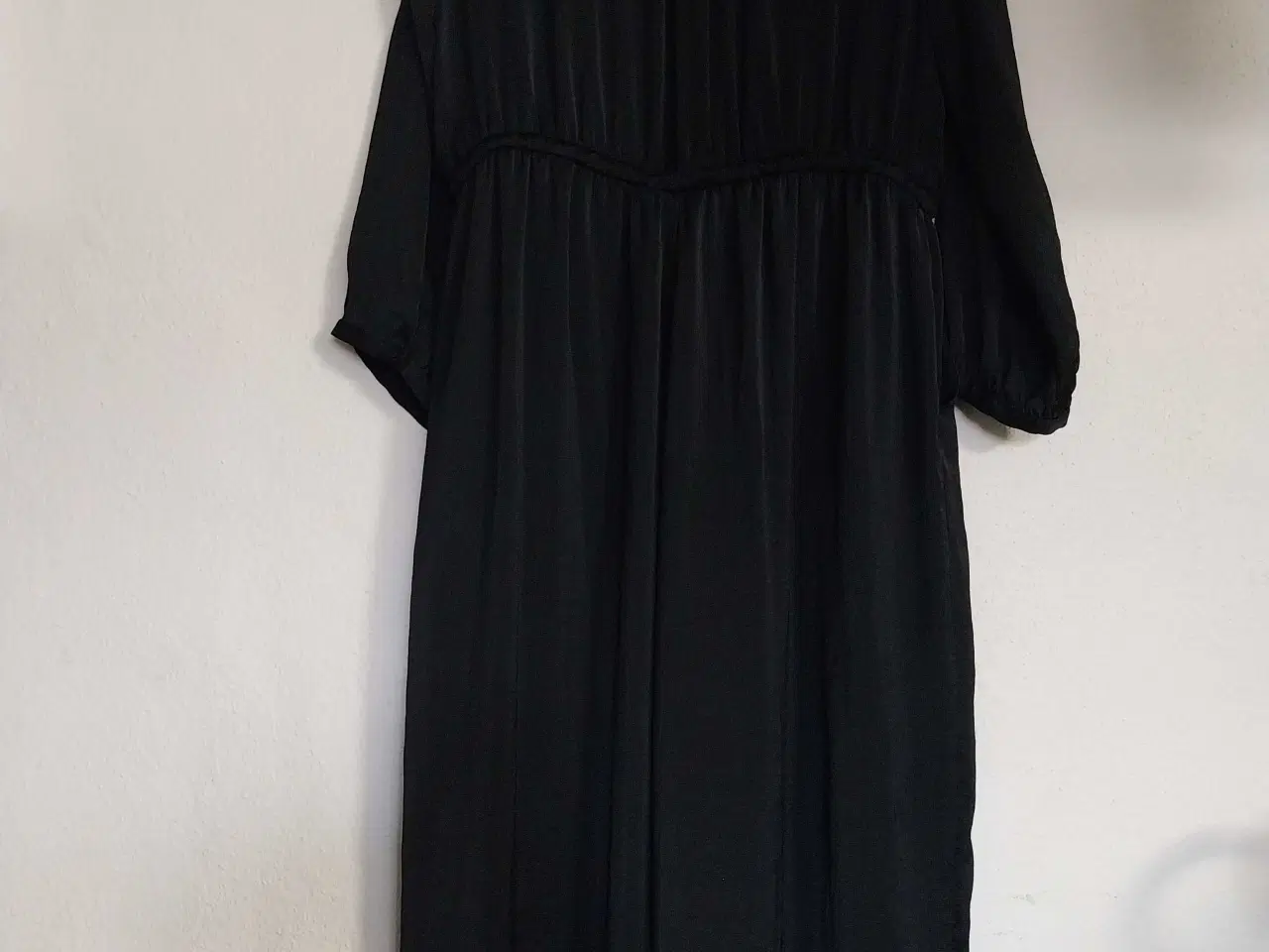 Billede 8 - Minimal gold buksedragt, str 42