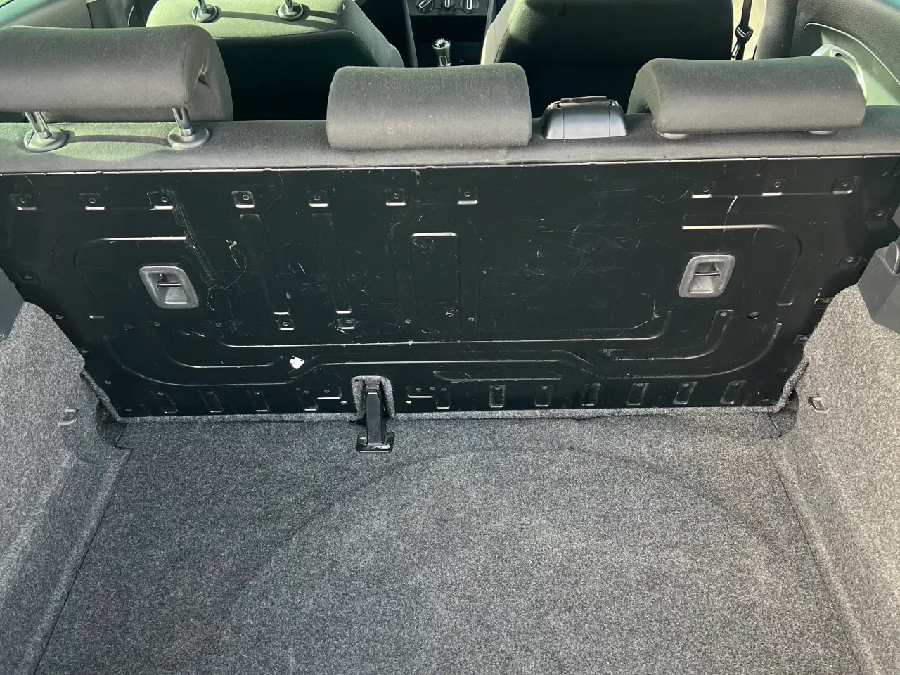 Billede 8 - Driftsikker og nysynet VW Polo med lav KM