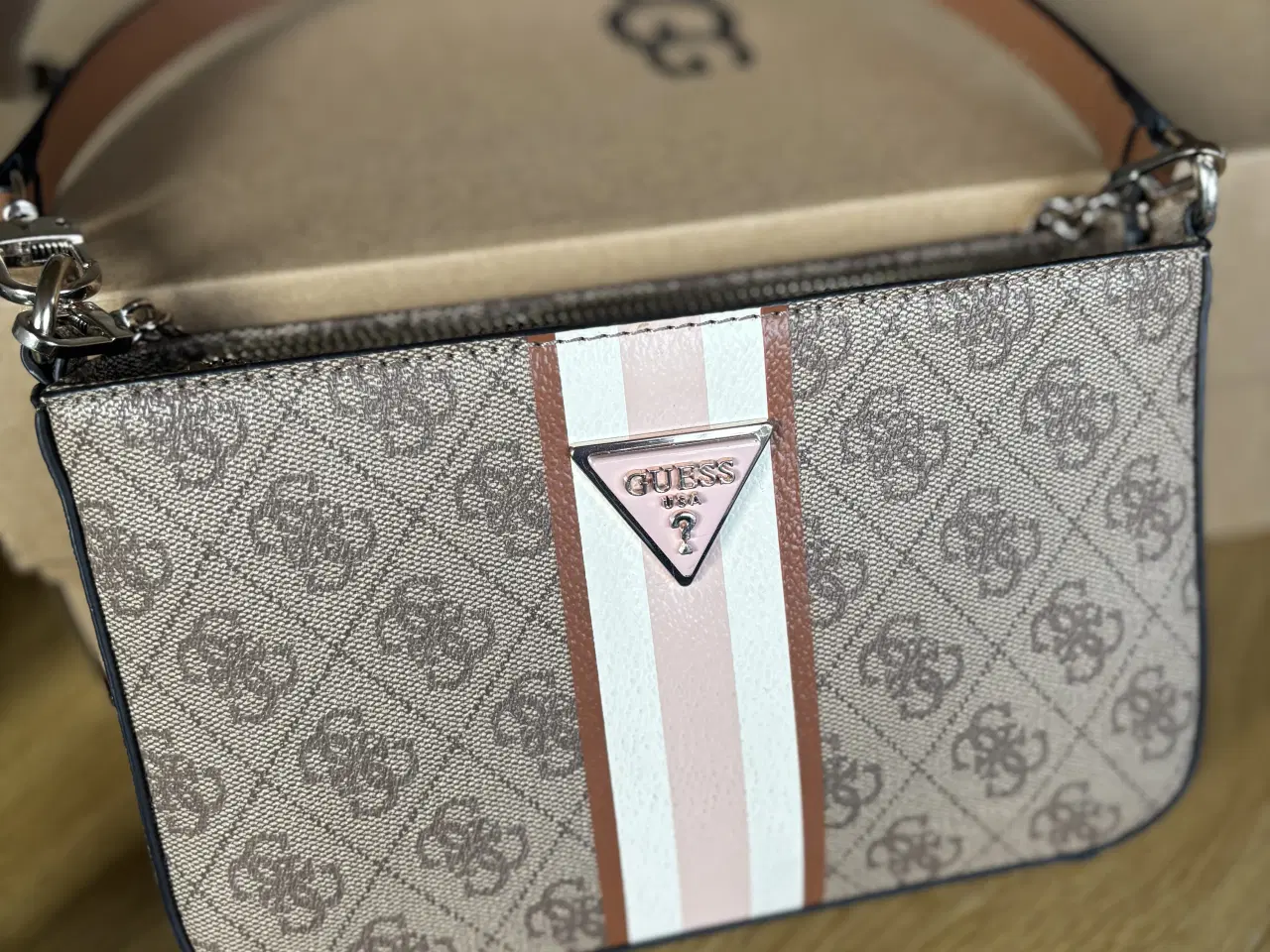 Billede 1 - Super fin skuldertaske guess