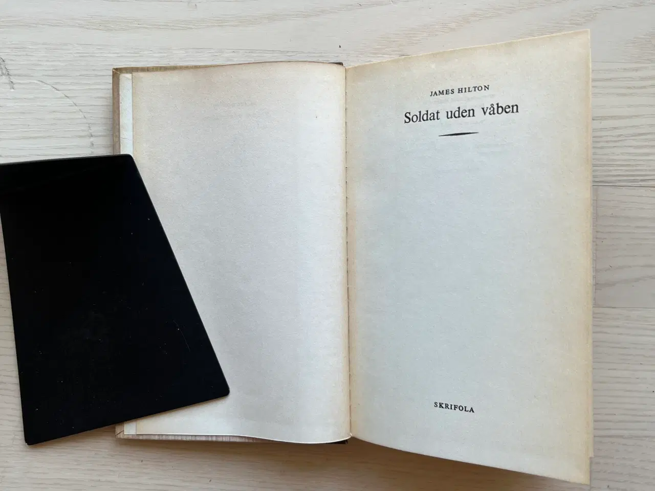 Billede 2 - Soldat uden våben af James Hilton