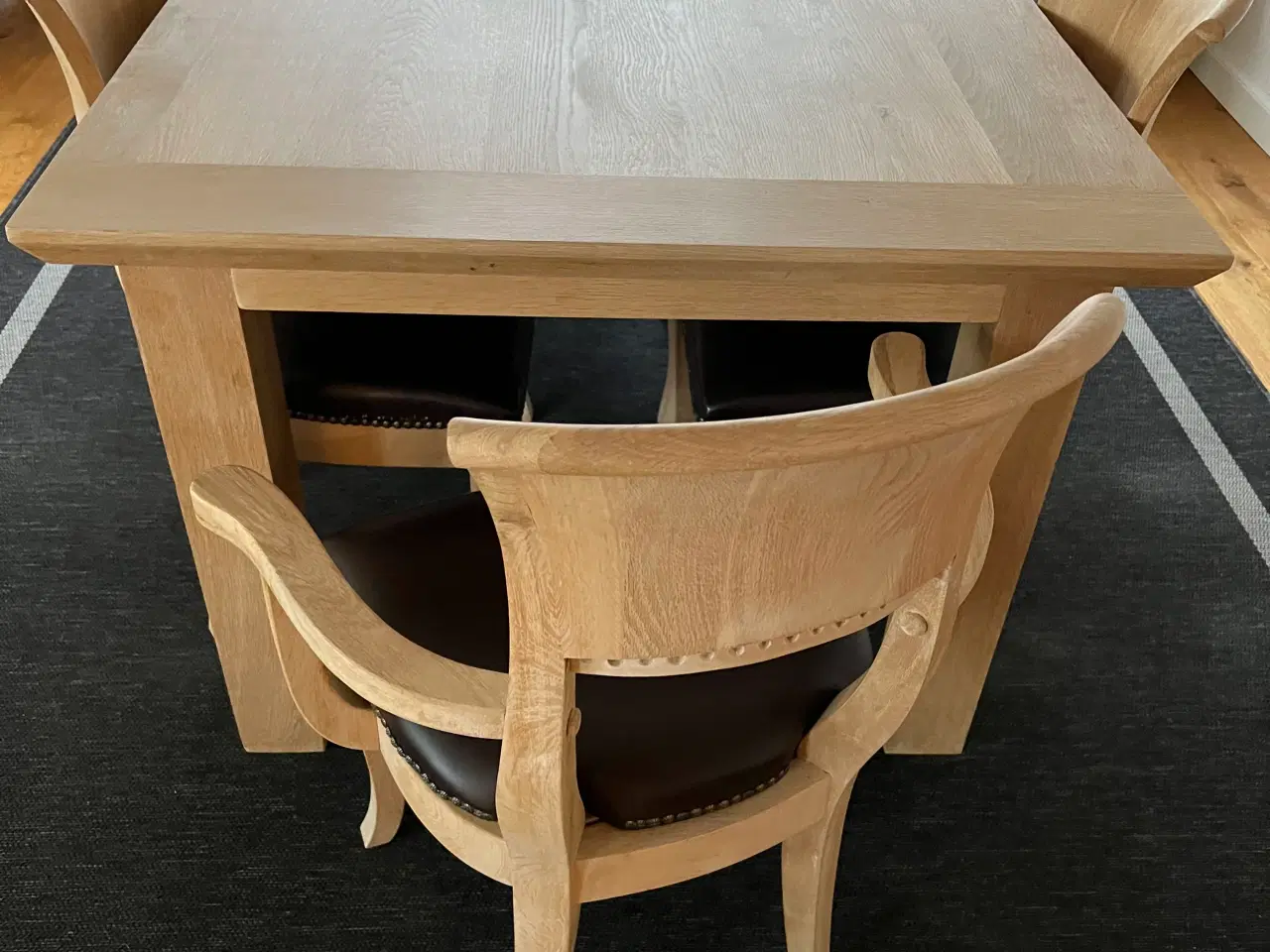 Billede 2 - Spisebord i egetræ