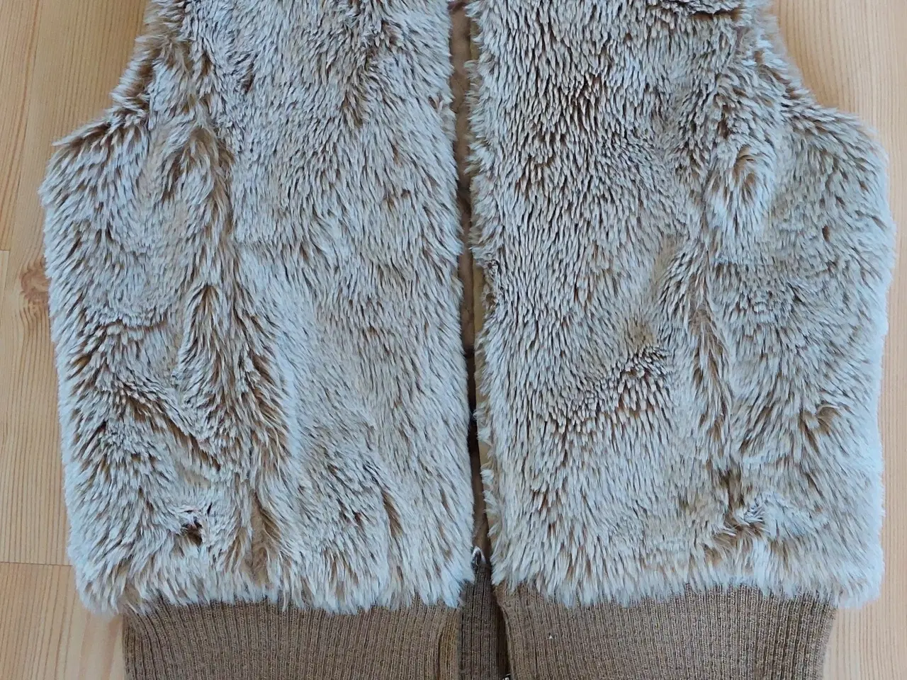 Billede 3 - Vest, fake fur, str. 40 