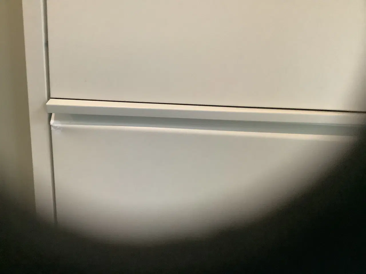 Billede 4 - skoskabe i hvid metal med 5 skuffer