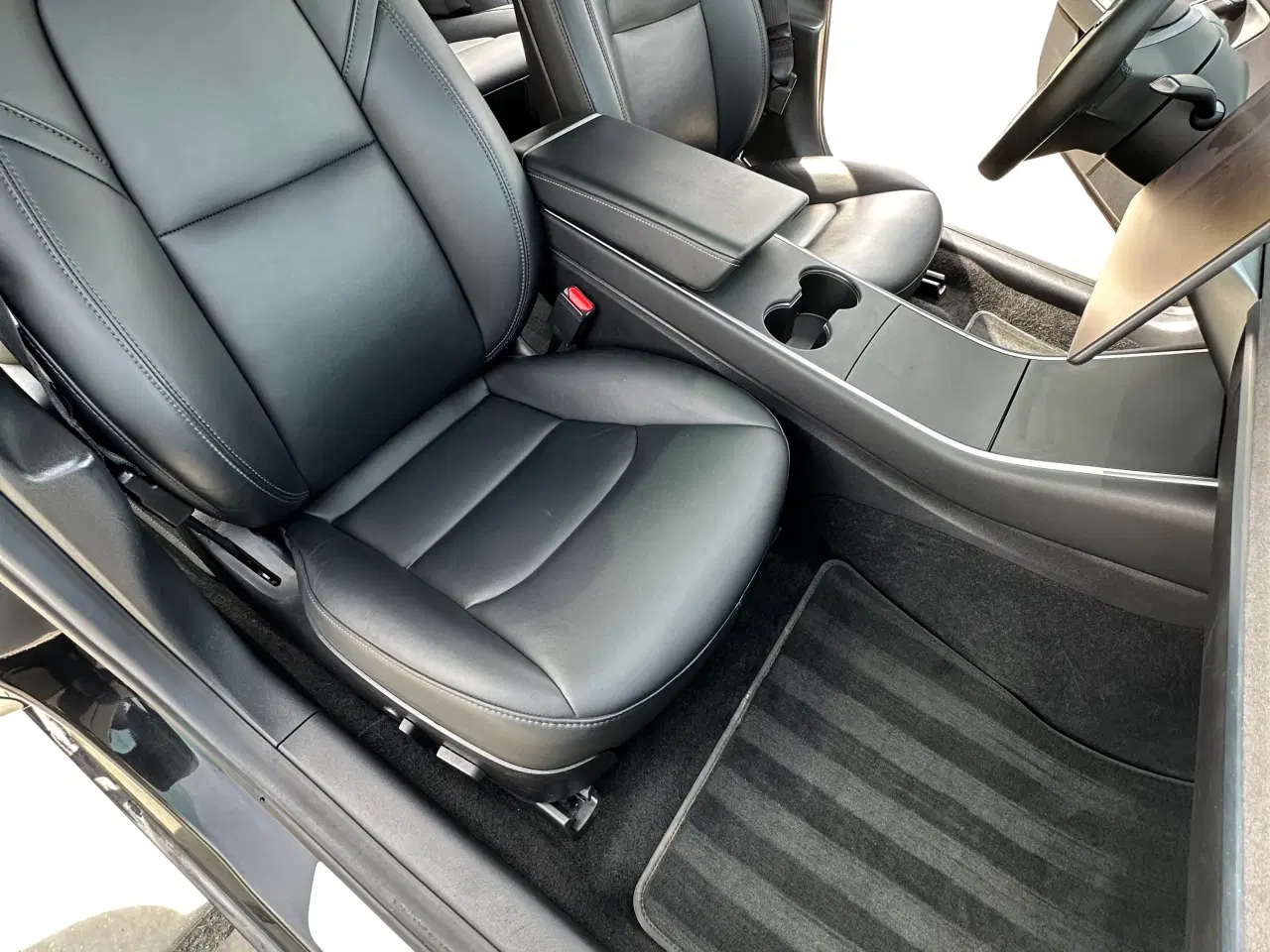 Billede 9 - Tesla Model 3 (standard range plus)