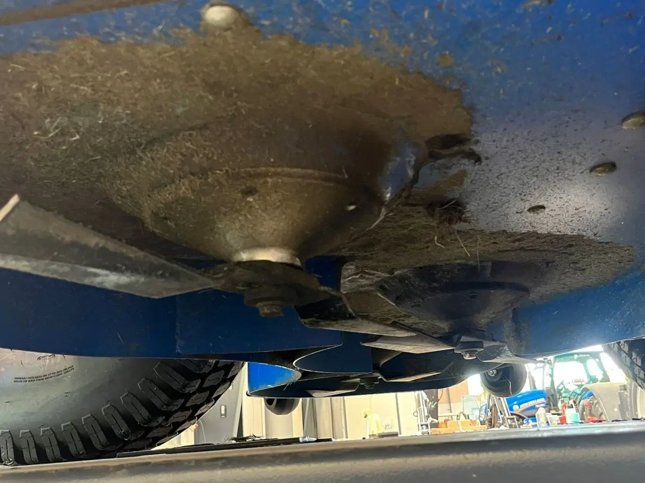 Billede 22 - Solis 26 HST Hydrostat Turf hjul og klipperbord