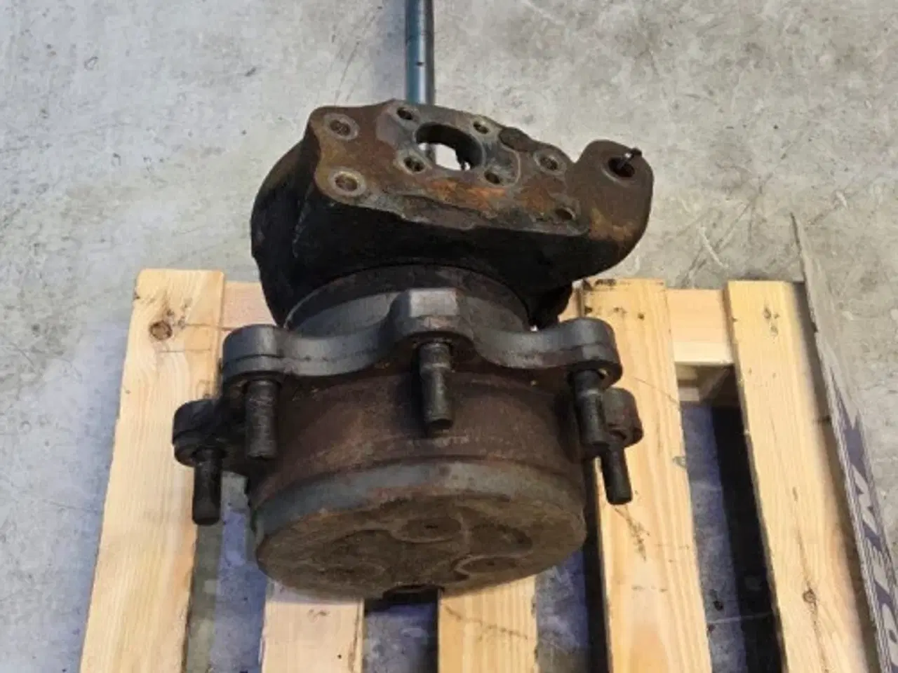 Billede 4 - New Holland LB 110 B Hjulnav L. 585817698