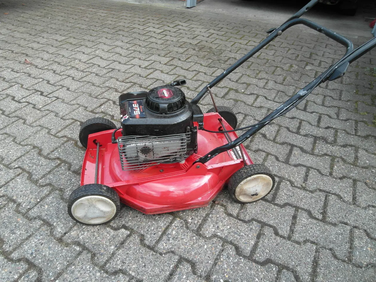 Billede 4 - Plæneklipper Jonsered med Briggs&Stratton motor.