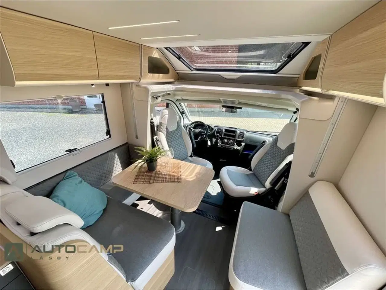 Billede 3 - 2026 - Adria Matrix M670