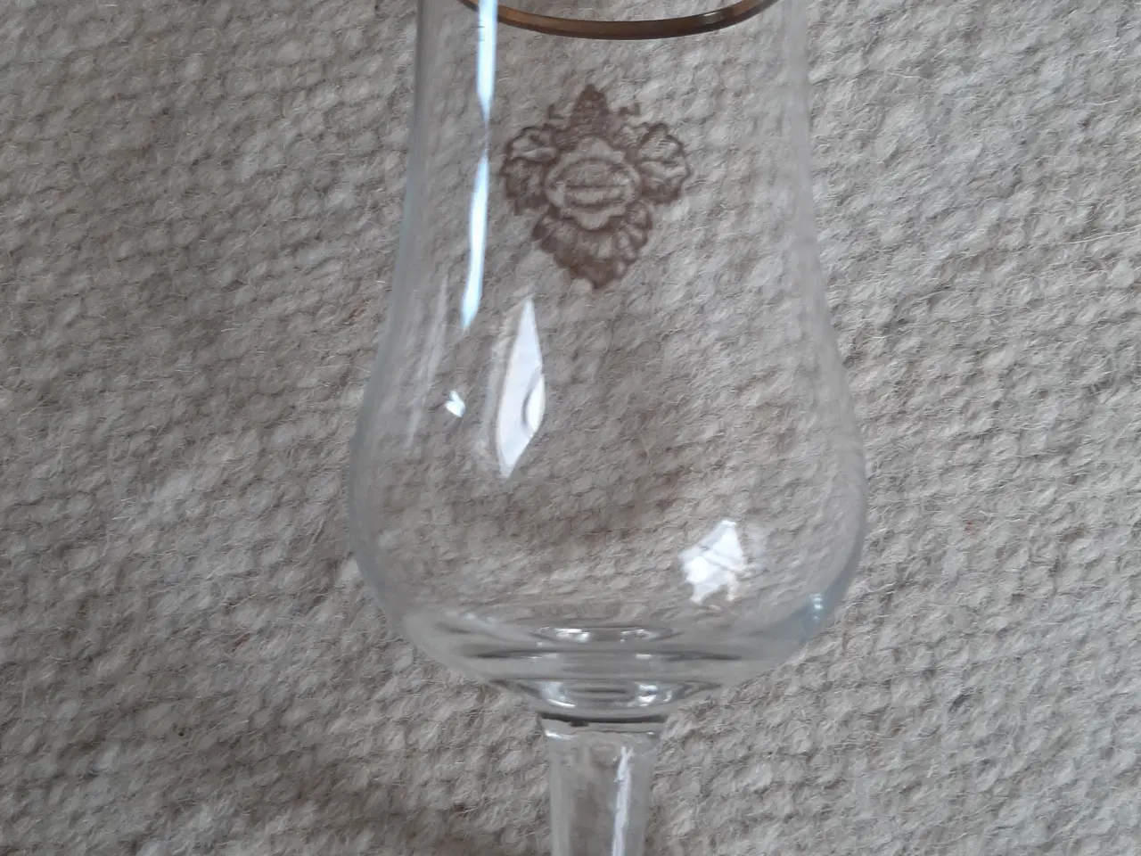 Billede 2 - 6 stk gamle cognacglas med guldkanter