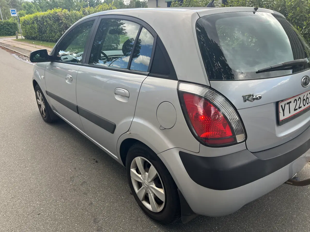 Billede 3 - Mormor fine Kia Rio skal væk nysynet 