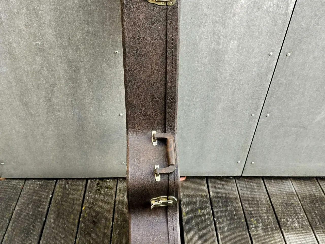 Billede 2 - Brun flight case til Takamine guitar 