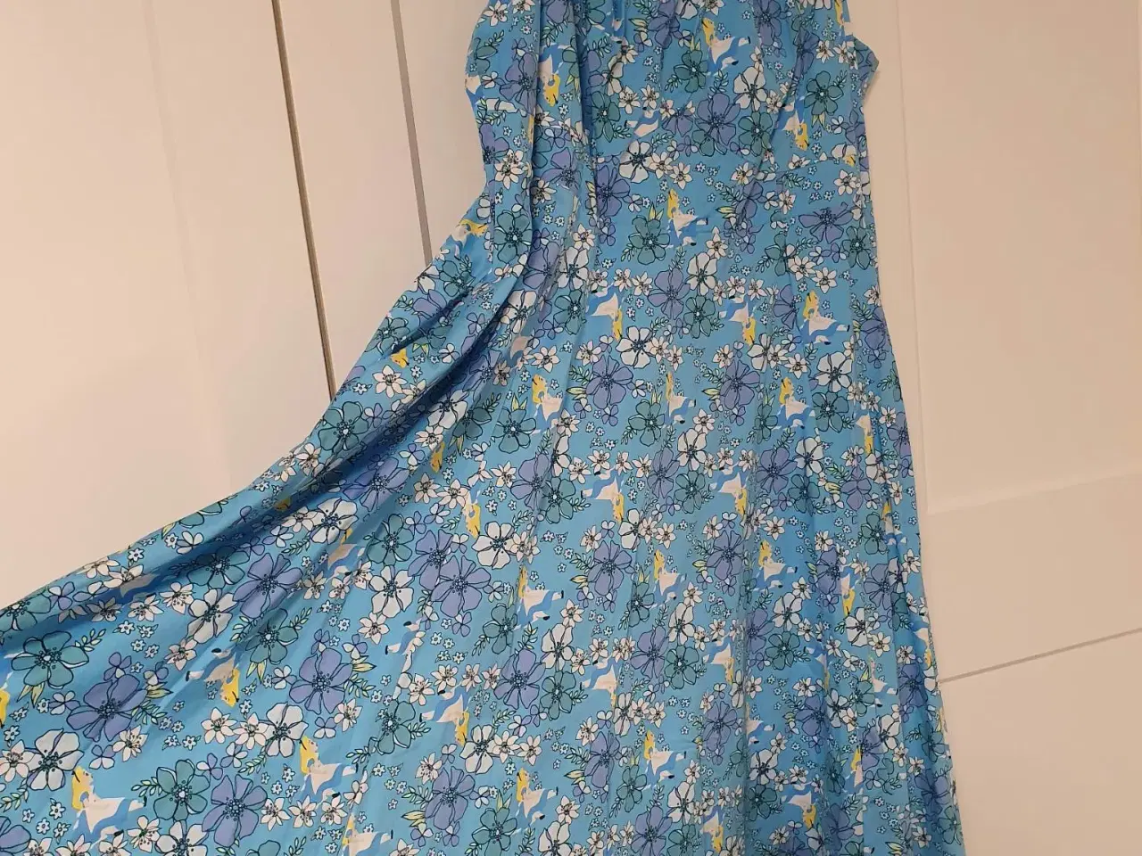 Billede 1 - Rockabilly kjole med underskørt og lommer