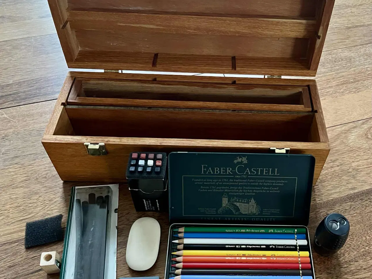 Billede 2 - Ubrugt Faber-Castell kunstnersæt + trææske + Conté