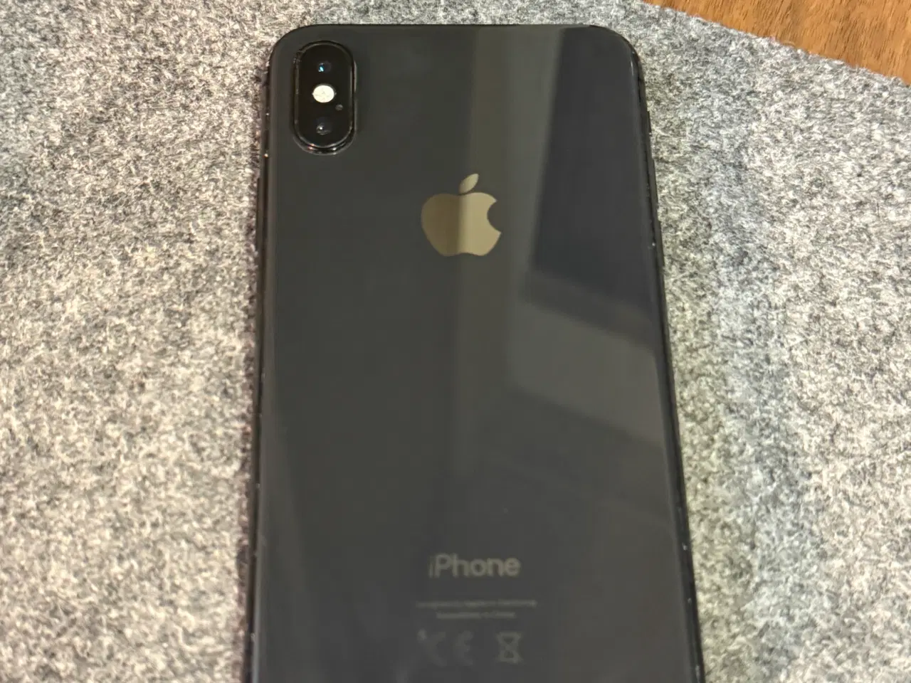 Billede 2 - Jeg sælger en iPhone X – 256GB i sort.