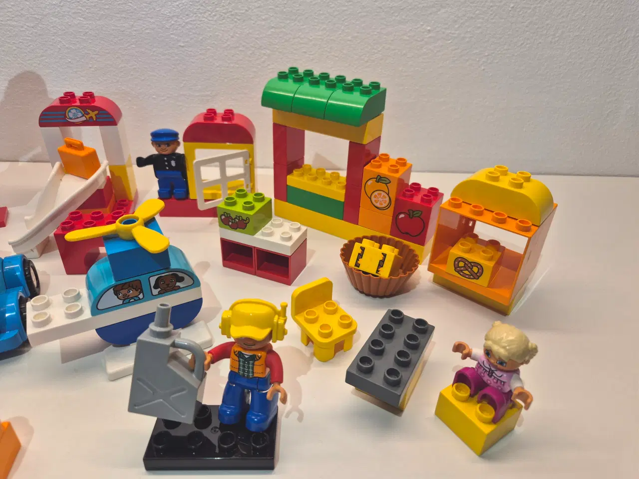 Billede 2 - Duplo Lufthavn, Fly, Mennesker samt forskellige fi