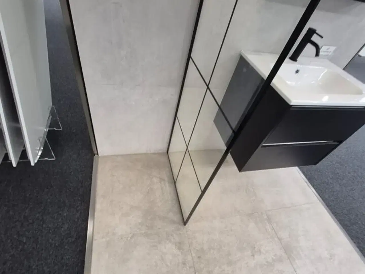 Billede 1 - Walk-In New York fastvæg  STRØMBERG