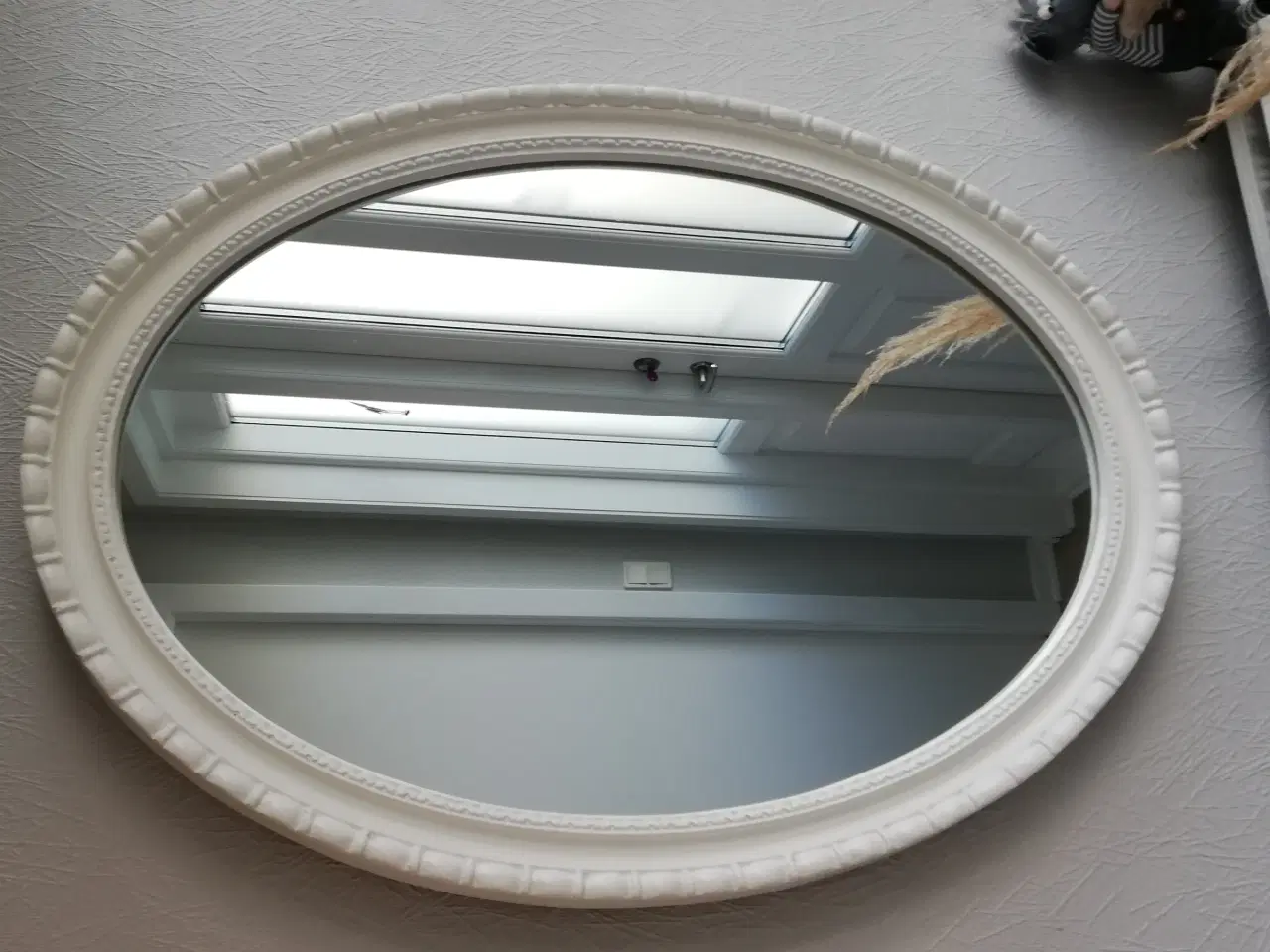 Billede 1 - Ovalt spejl med hvid ramme