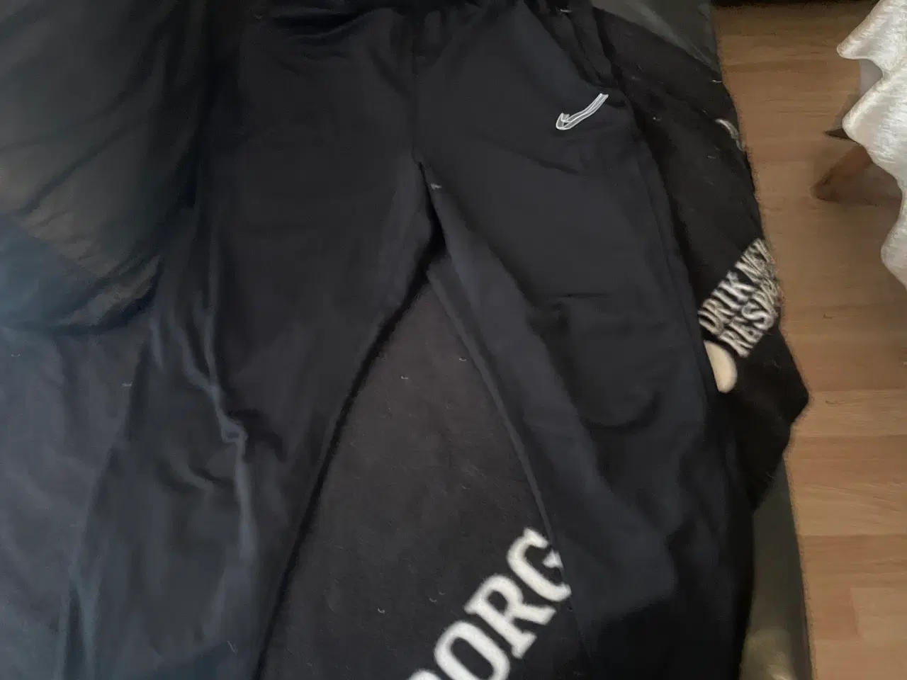 Billede 5 - Nike træningstøj 2 sæt, nyt. Alt er str M. Byd👍