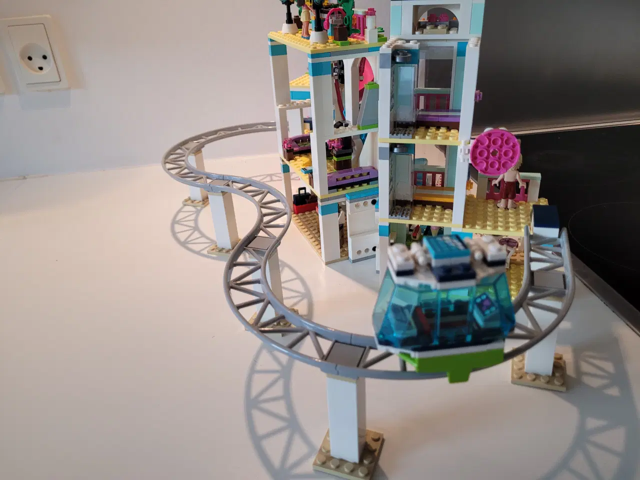 Billede 7 - Lego Friends, 41347 - Heartlake feriecenter 