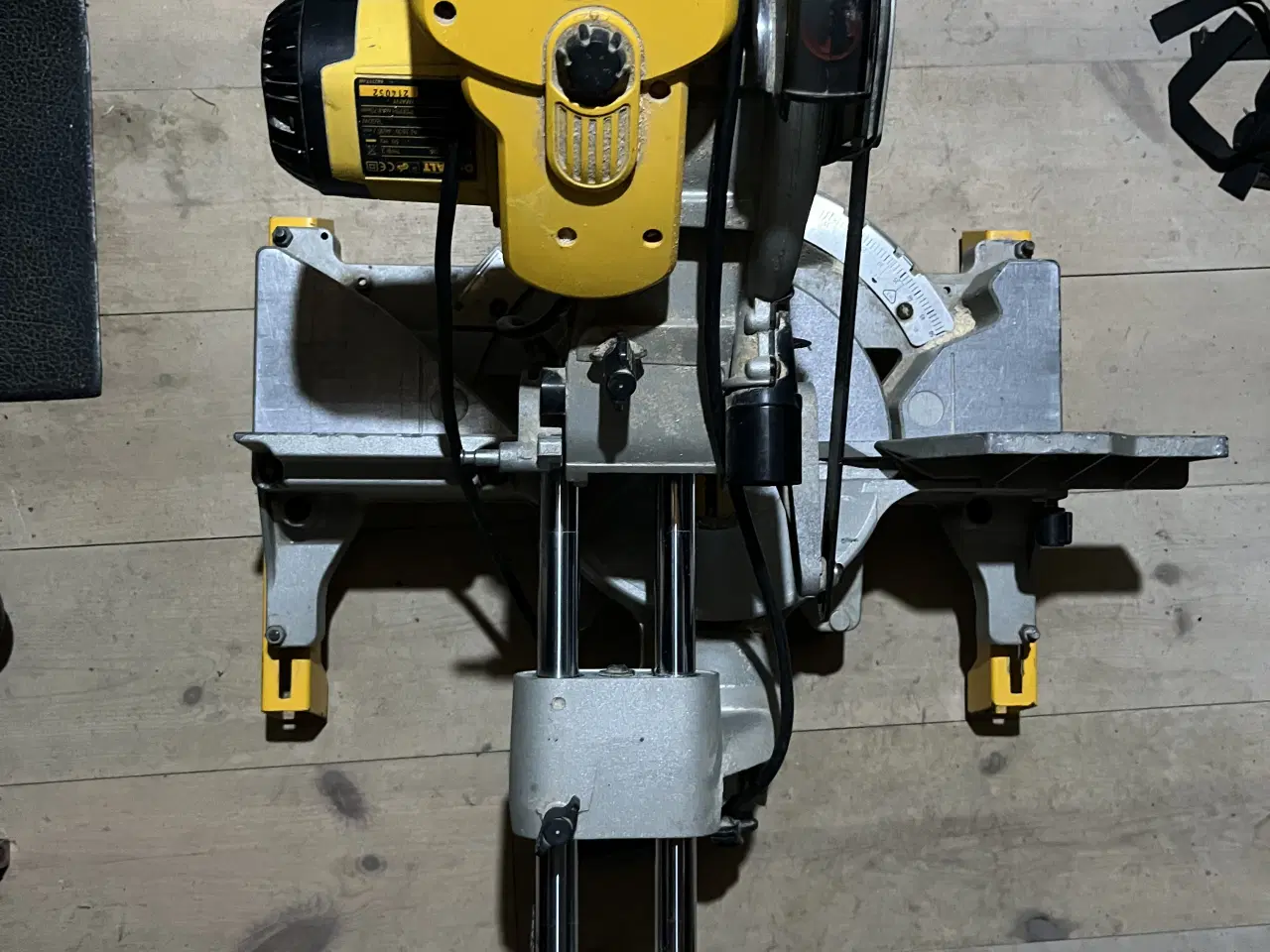 Billede 2 - DeWALT DW712-QS kapsav geringssav