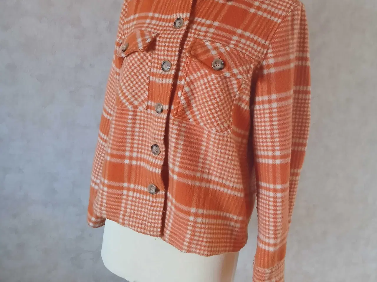 Billede 2 - Frakment ternede jakke str S/M 