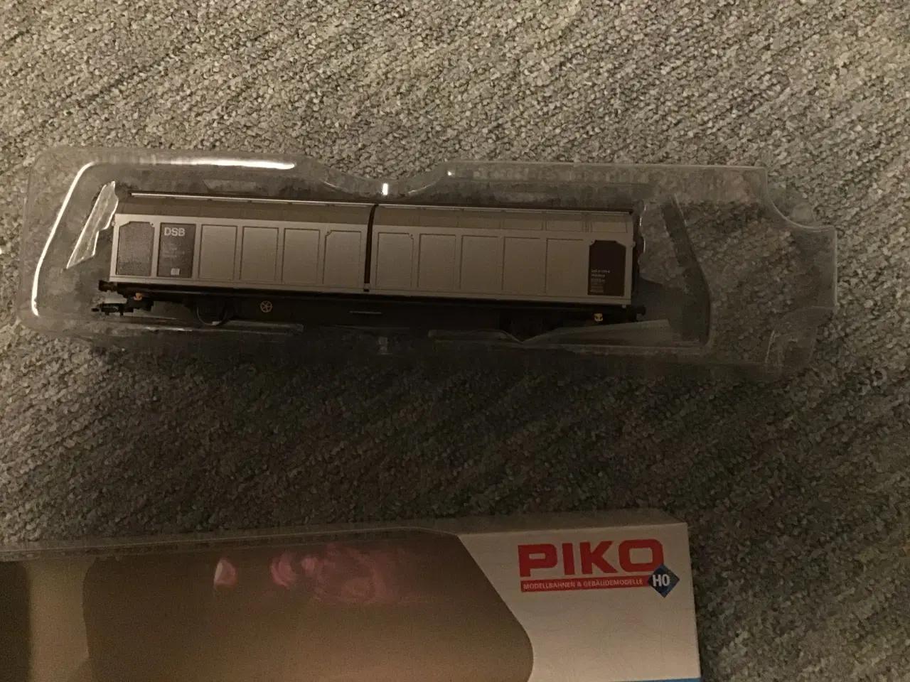 Billede 1 - DSB Piko Expert godsvogn i sølv. H0 1:87