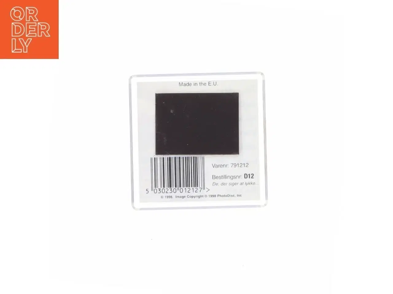 Billede 2 - Magnet med tekst og gaveillustration (str. 6 og en halv cm x 6 og en halv cm)