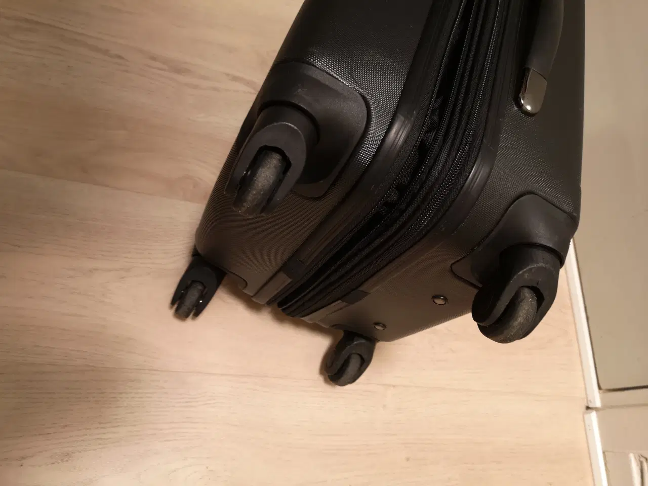 Billede 4 - Rejser firehjulet rullekuffert