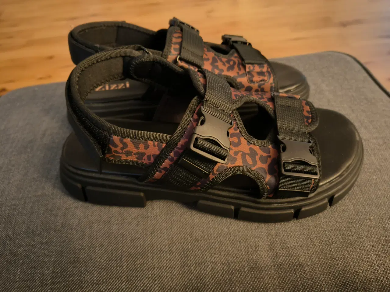 Billede 1 - Nye sandaler fra Zizzi 
