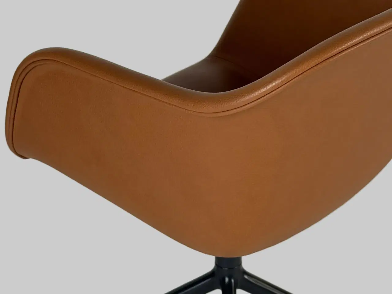 Billede 6 - Muuto Fiber Armchair – Cognac Læder