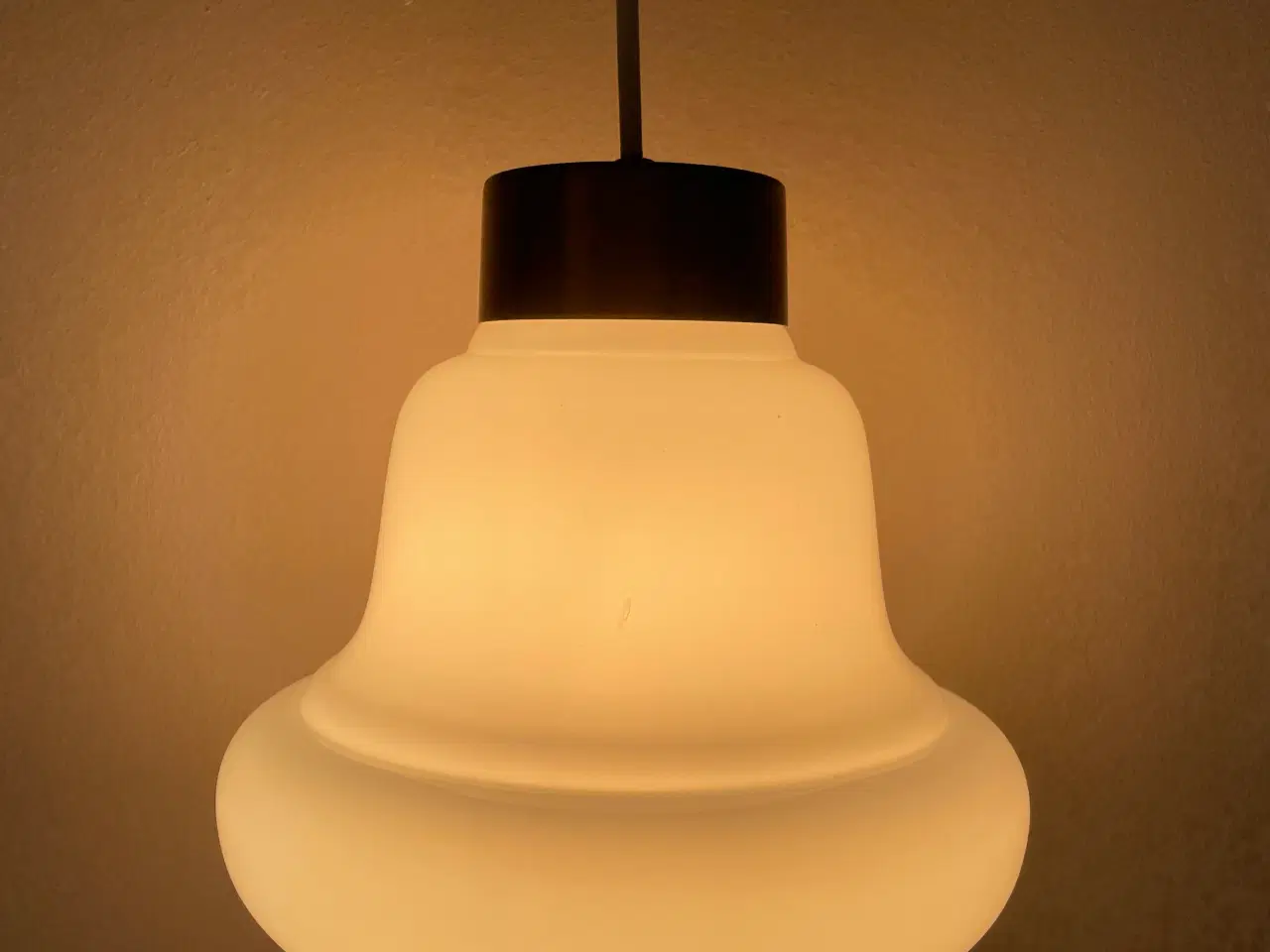 Billede 2 - Smuk gammel Holmegaard lampe i opalglas 