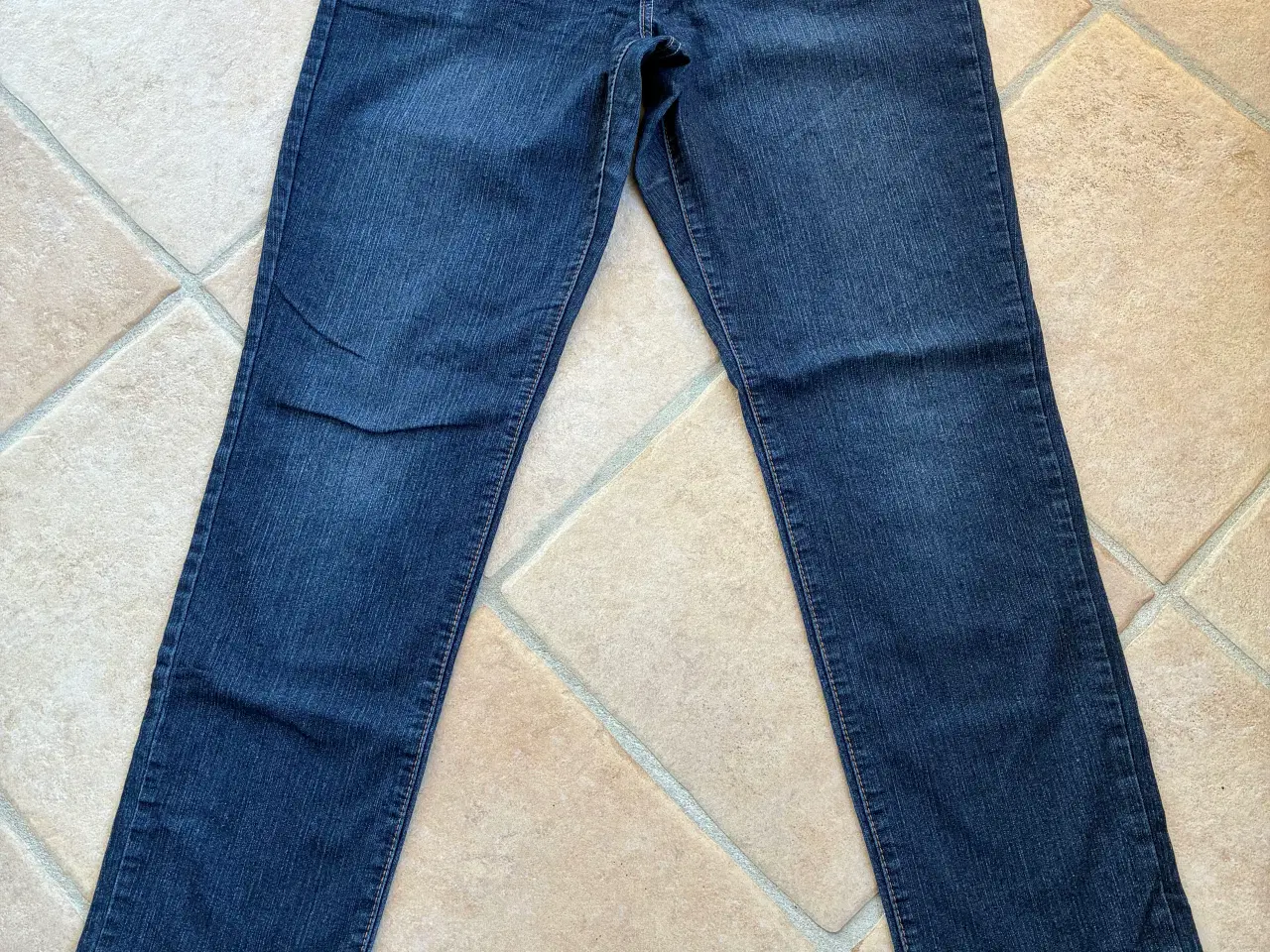 Billede 1 - Ofelia jeans str. 42