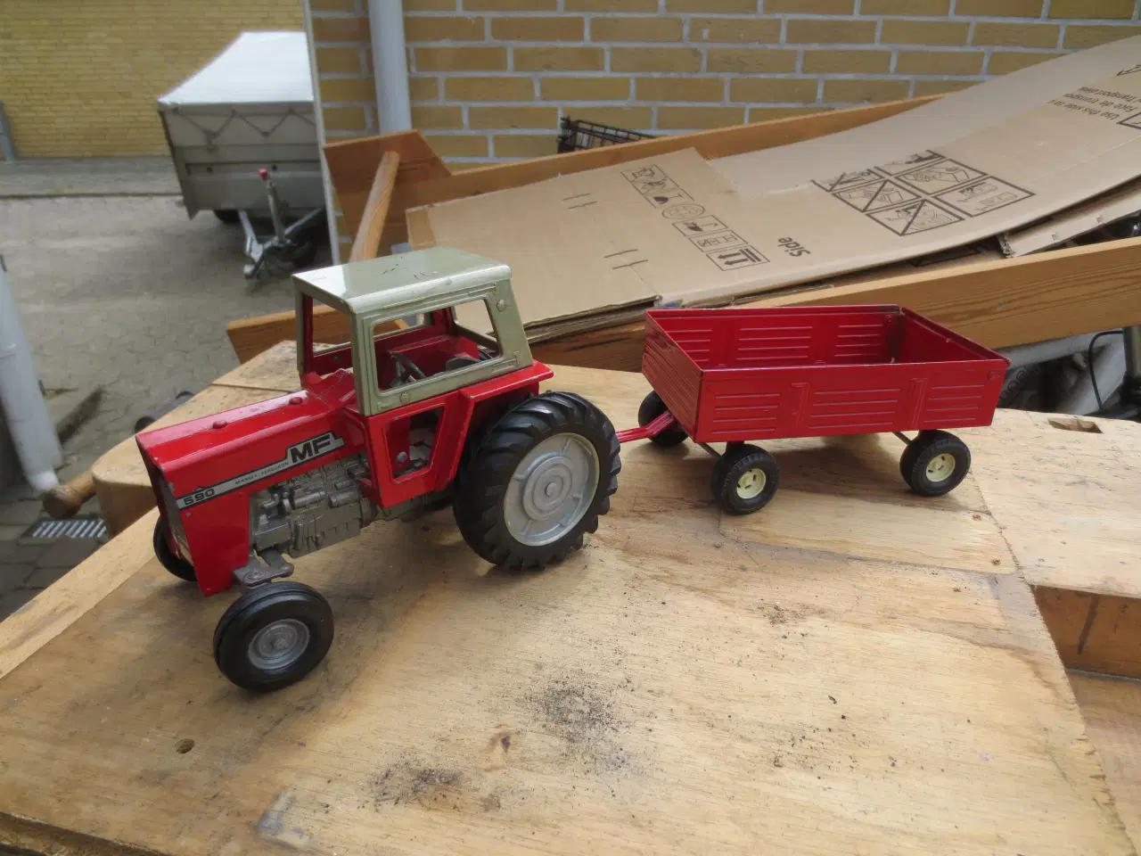 Billede 1 - 1 stk Massey Ferguson 590 og vogn