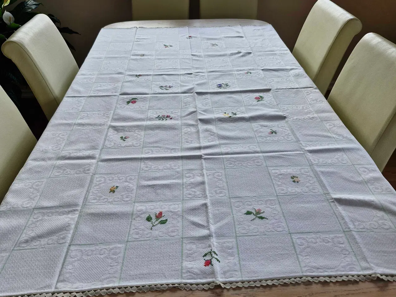 Billede 1 - Broderet dug Vintage 