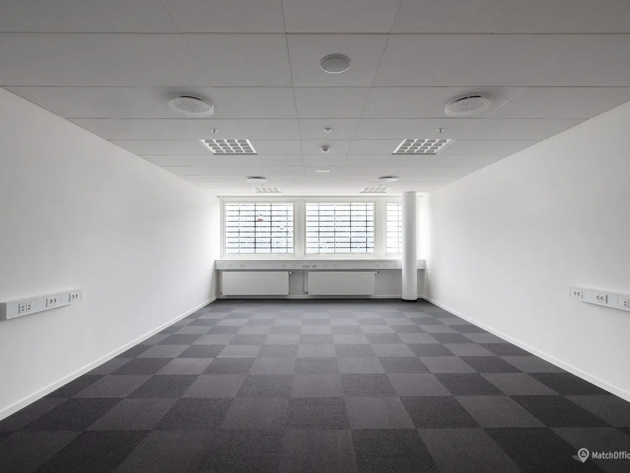 Billede 4 - Kontor i hektiske Terminal 2