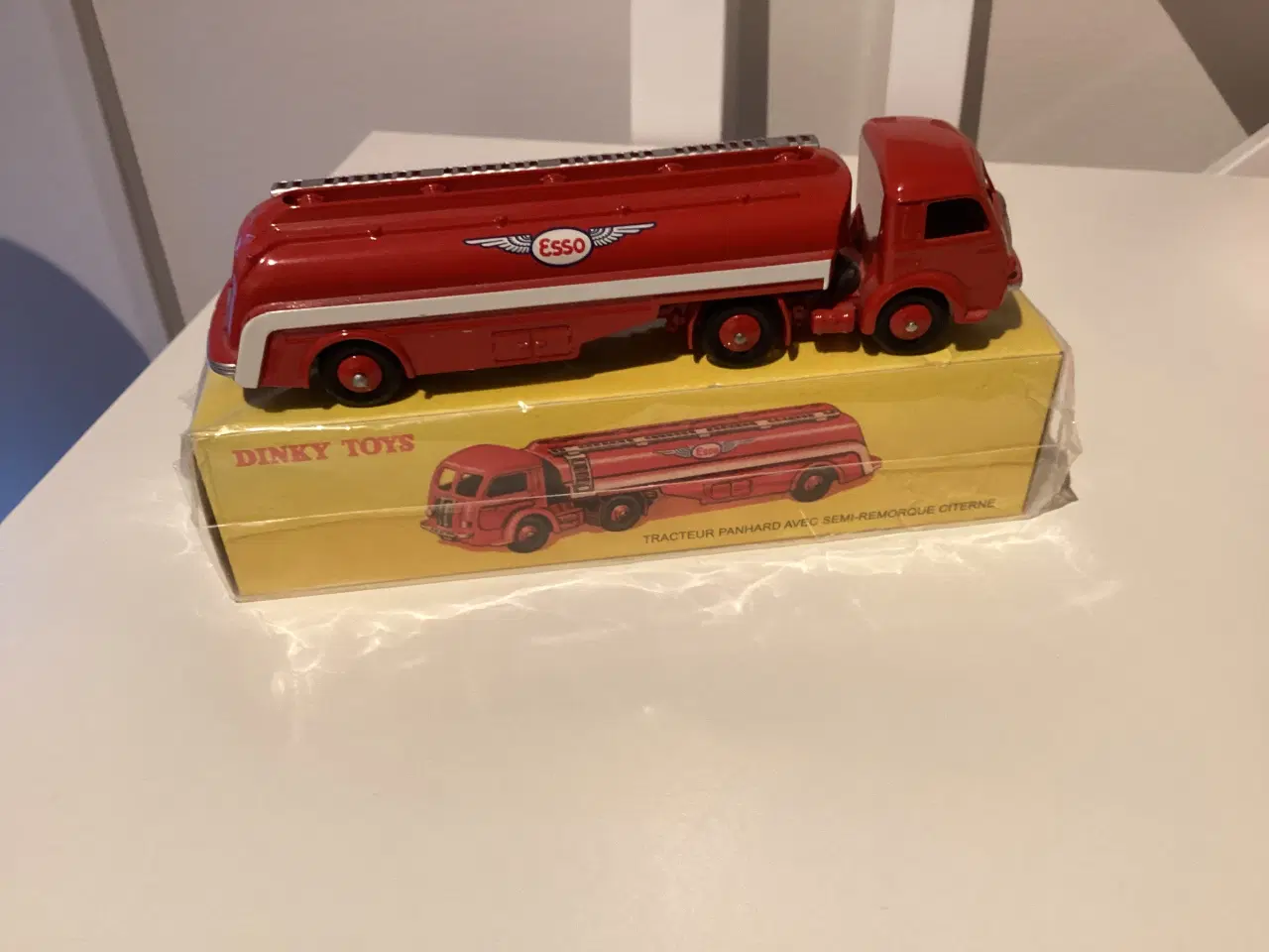 Billede 2 - Dinky Toys tankbil ESSO