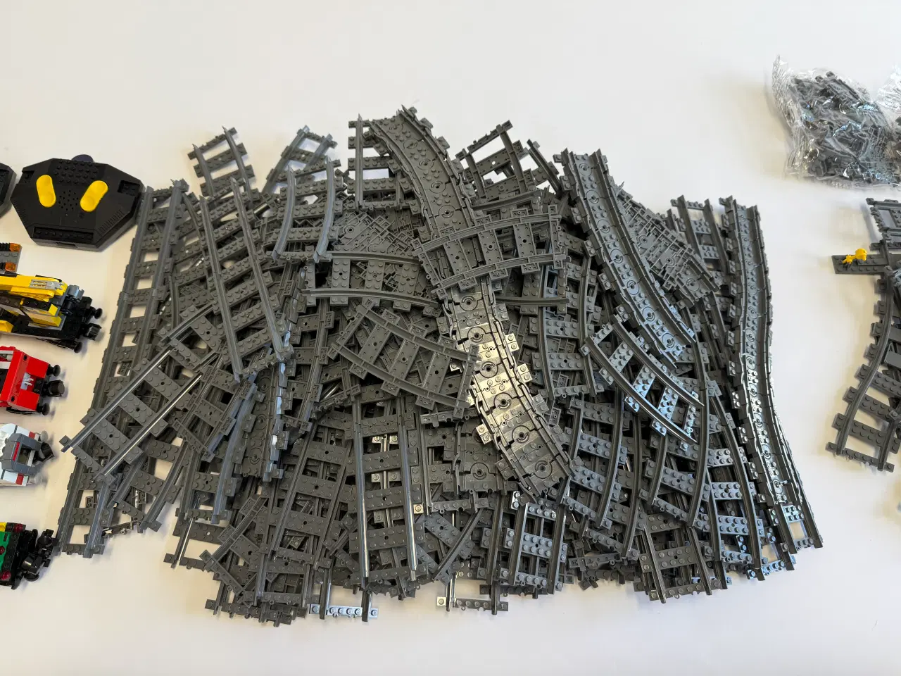 Billede 2 - LEGO City Tog Sæt med togvogne/skinner/tilbehør