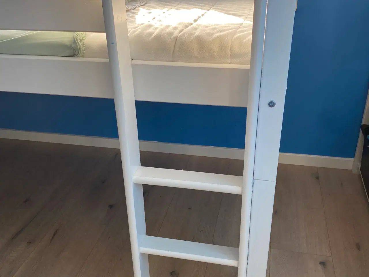 Billede 2 - Fin Flexa halvhøj seng med stige + skrivebord