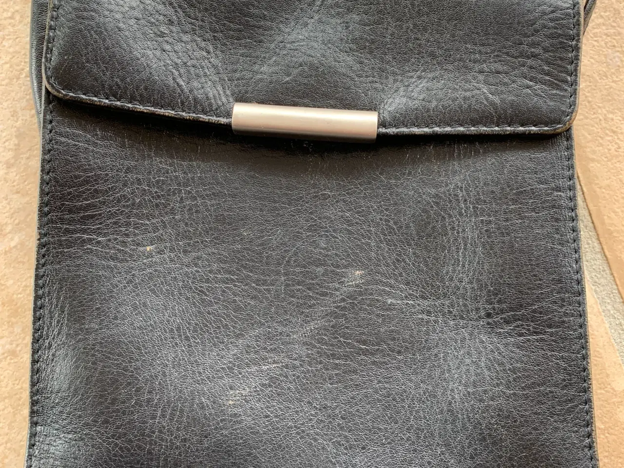 Billede 2 - Skuldertaske i sort 