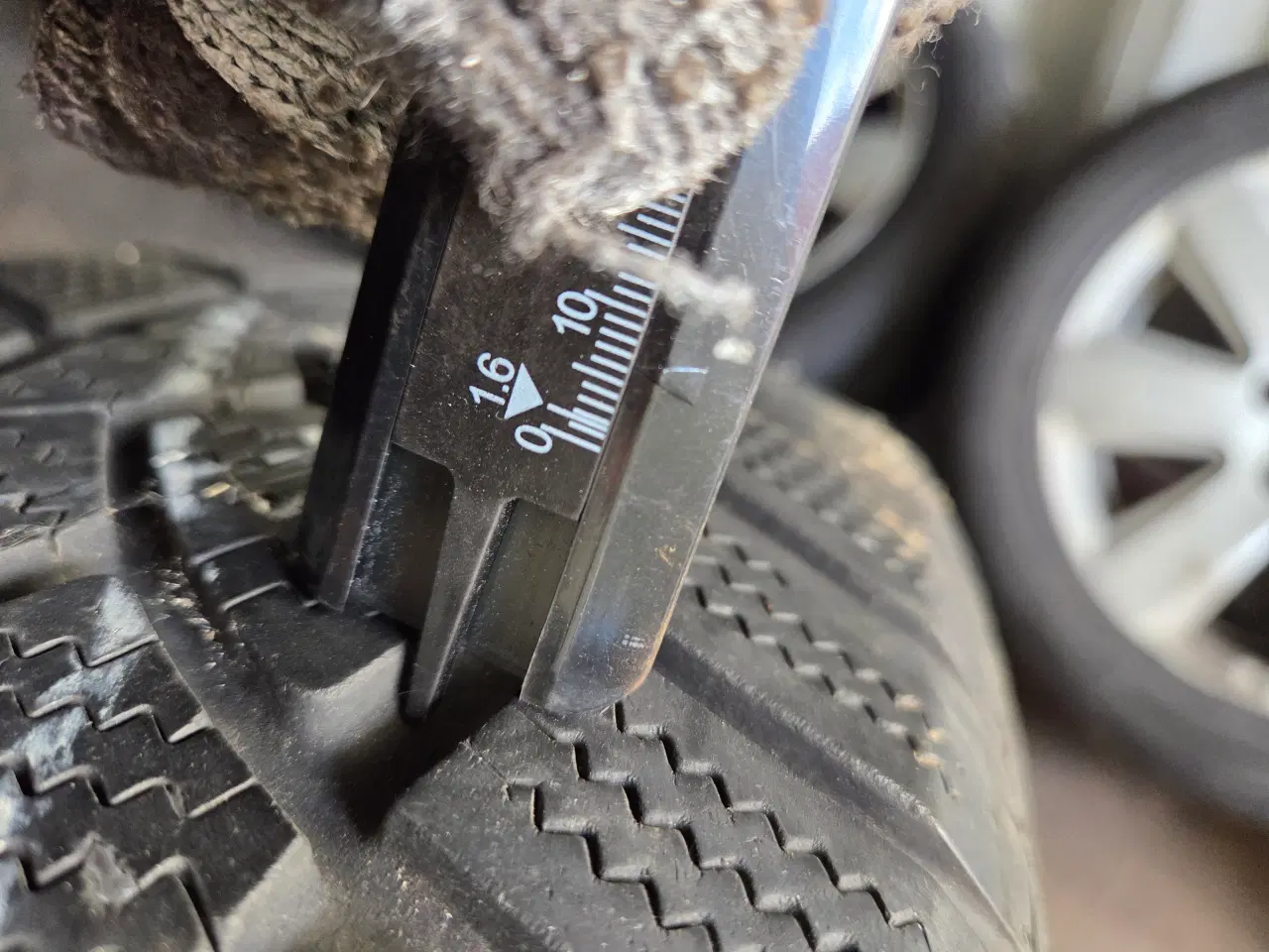 Billede 5 - 2 stk 235/65R17 Vinterdæk