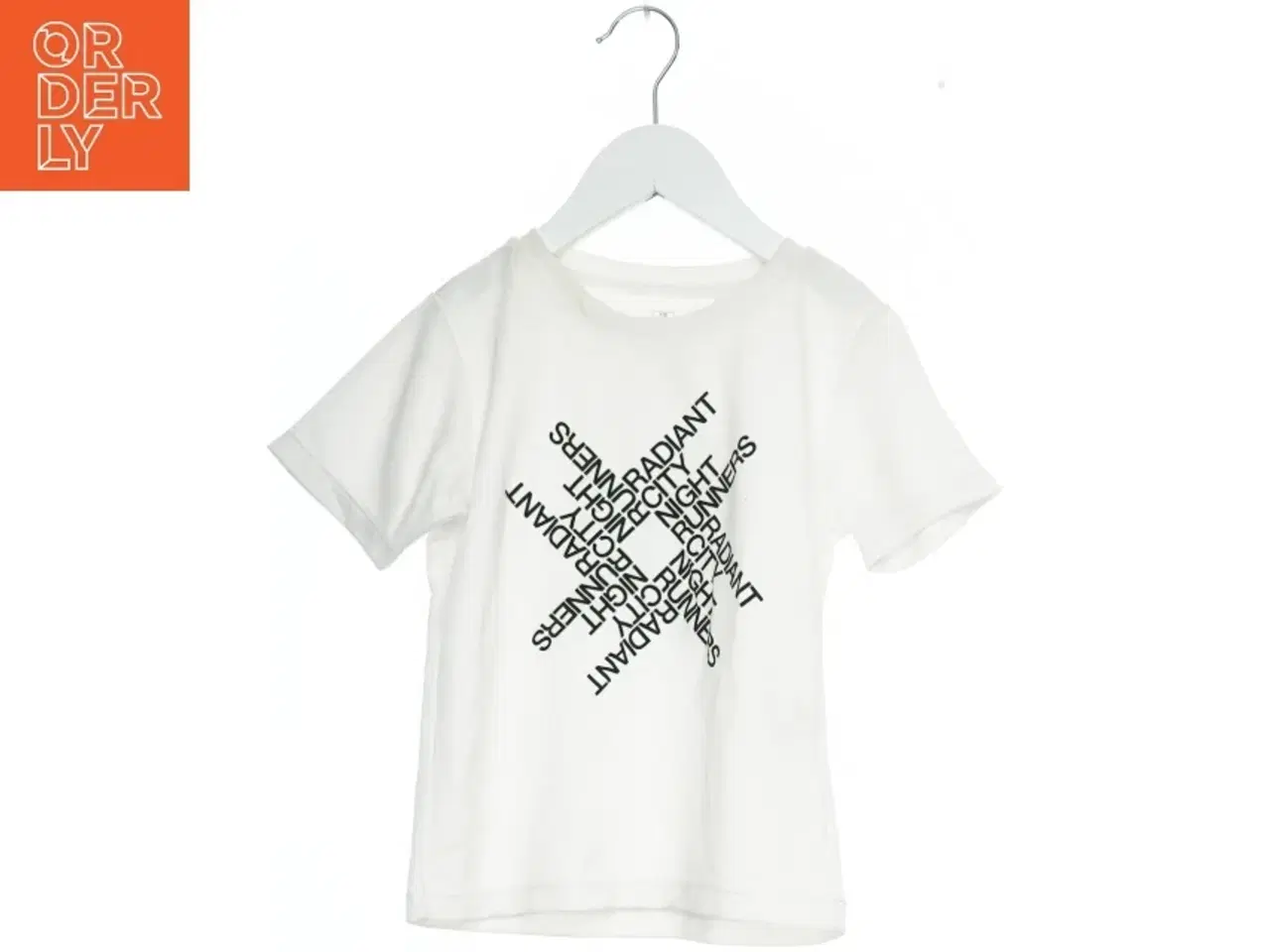 Billede 1 - Hvid T-shirt med tekst fra Uniqlo (str. 110)