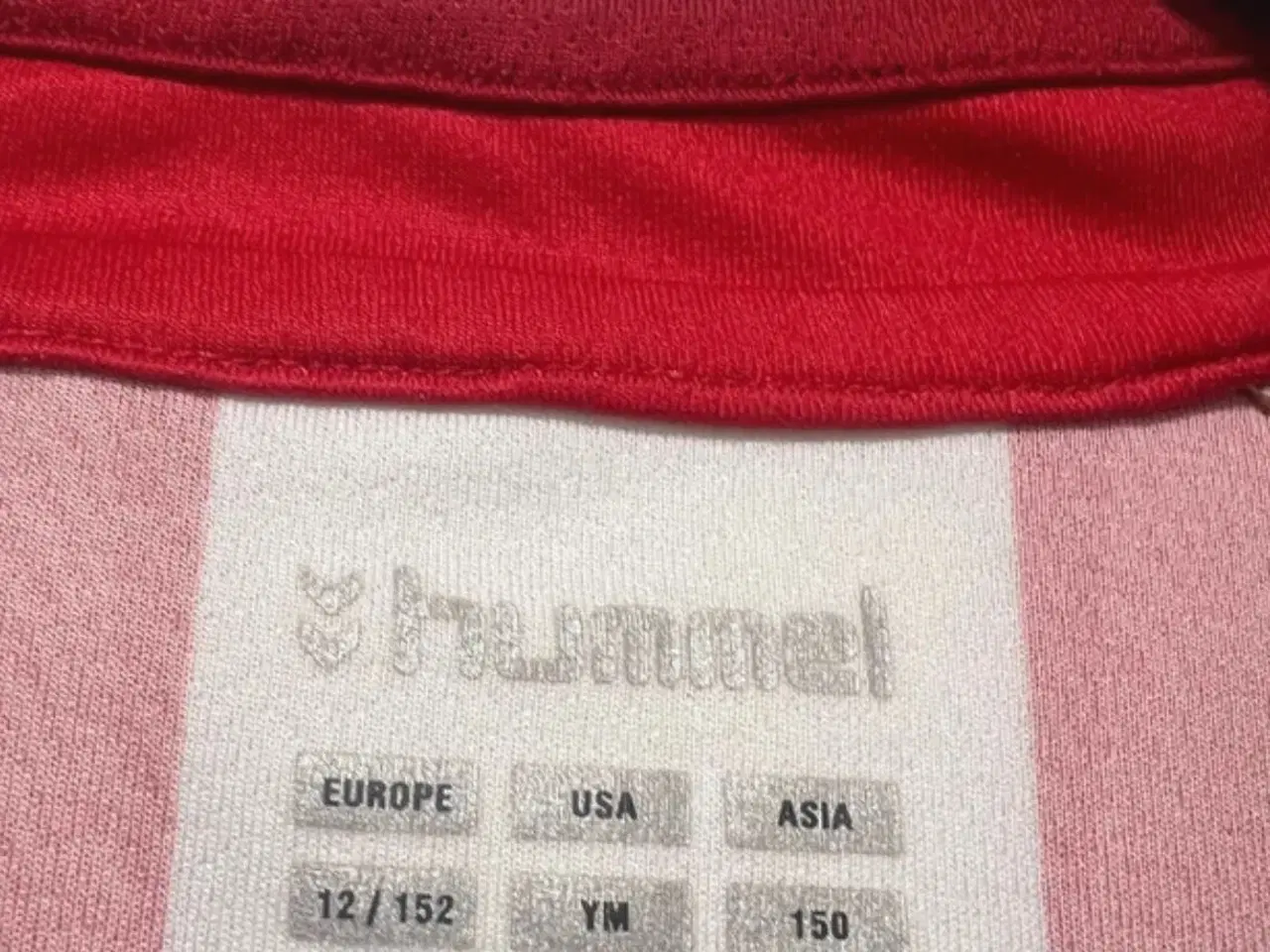 Billede 3 - AaB trøje med Autograf