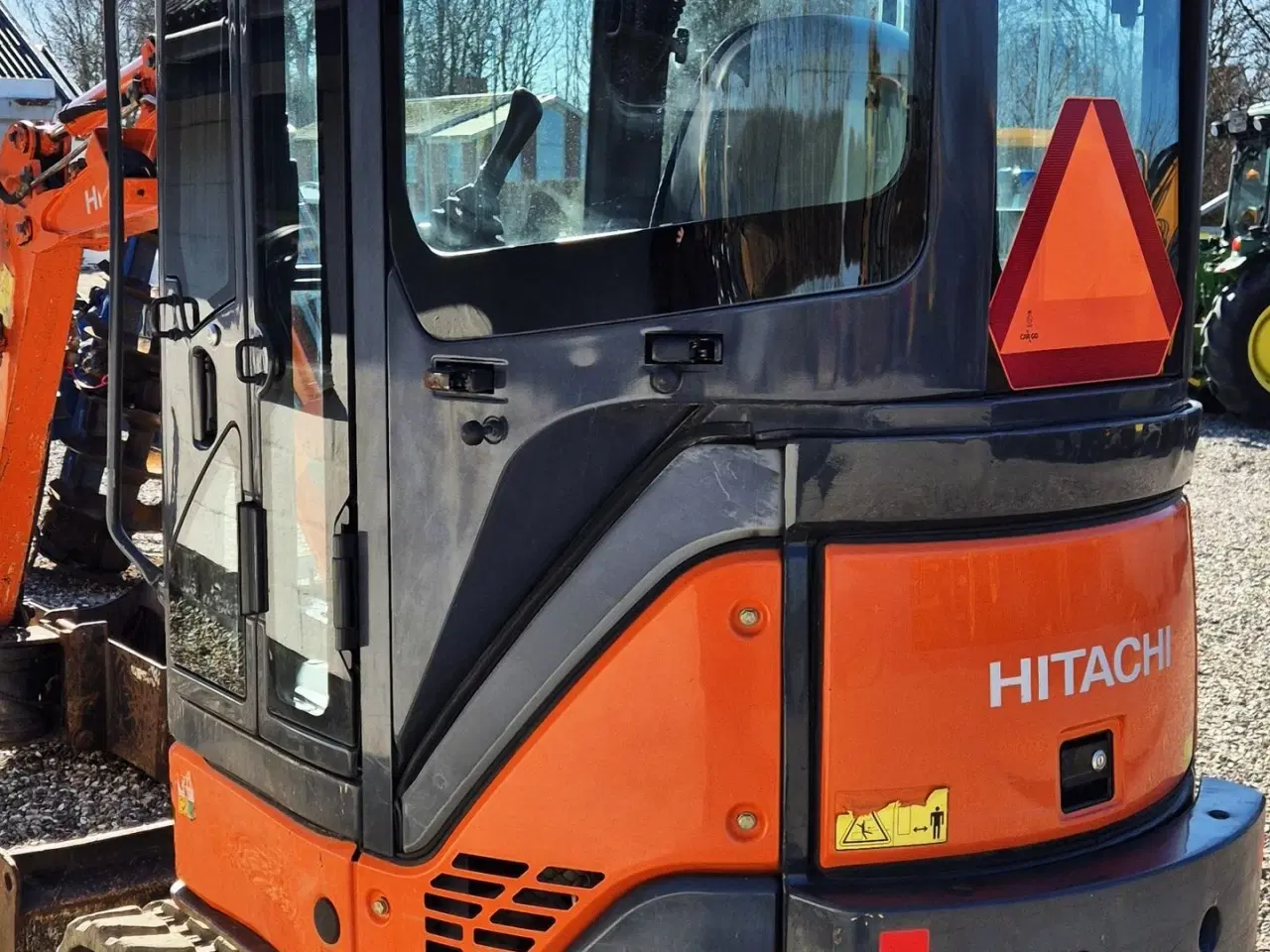 Billede 4 - Hitachi ZX22U-2 CLR / Powertilt / 2500 kg maskine / 4 skovle + rive