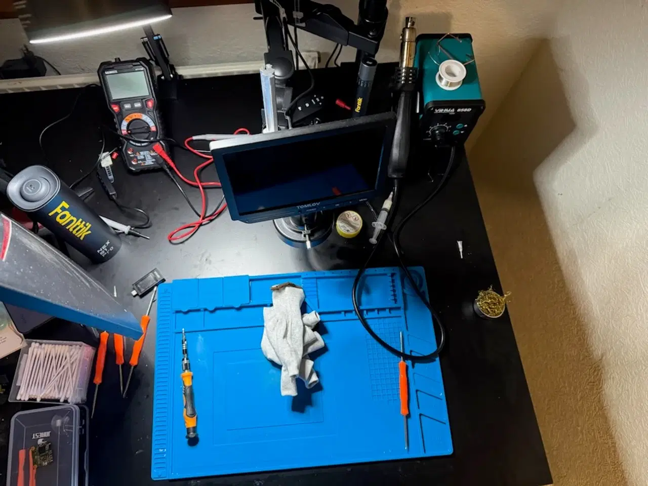 Billede 1 - Laptop & Telefon Reparation –Send & Return Service