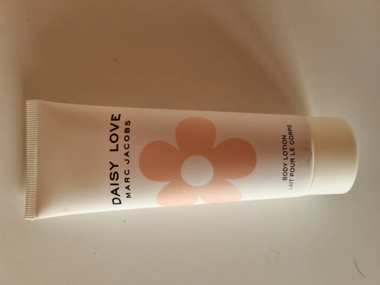 Billede 5 - Daisy Love body lotion og shower gel  75 ml
