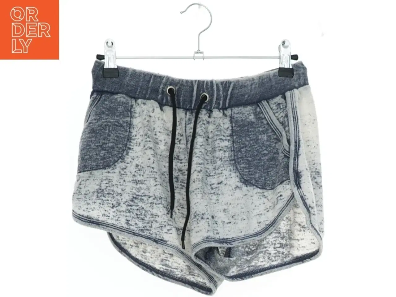 Billede 1 - Grå shorts med lommer fra emoi (str. 152)