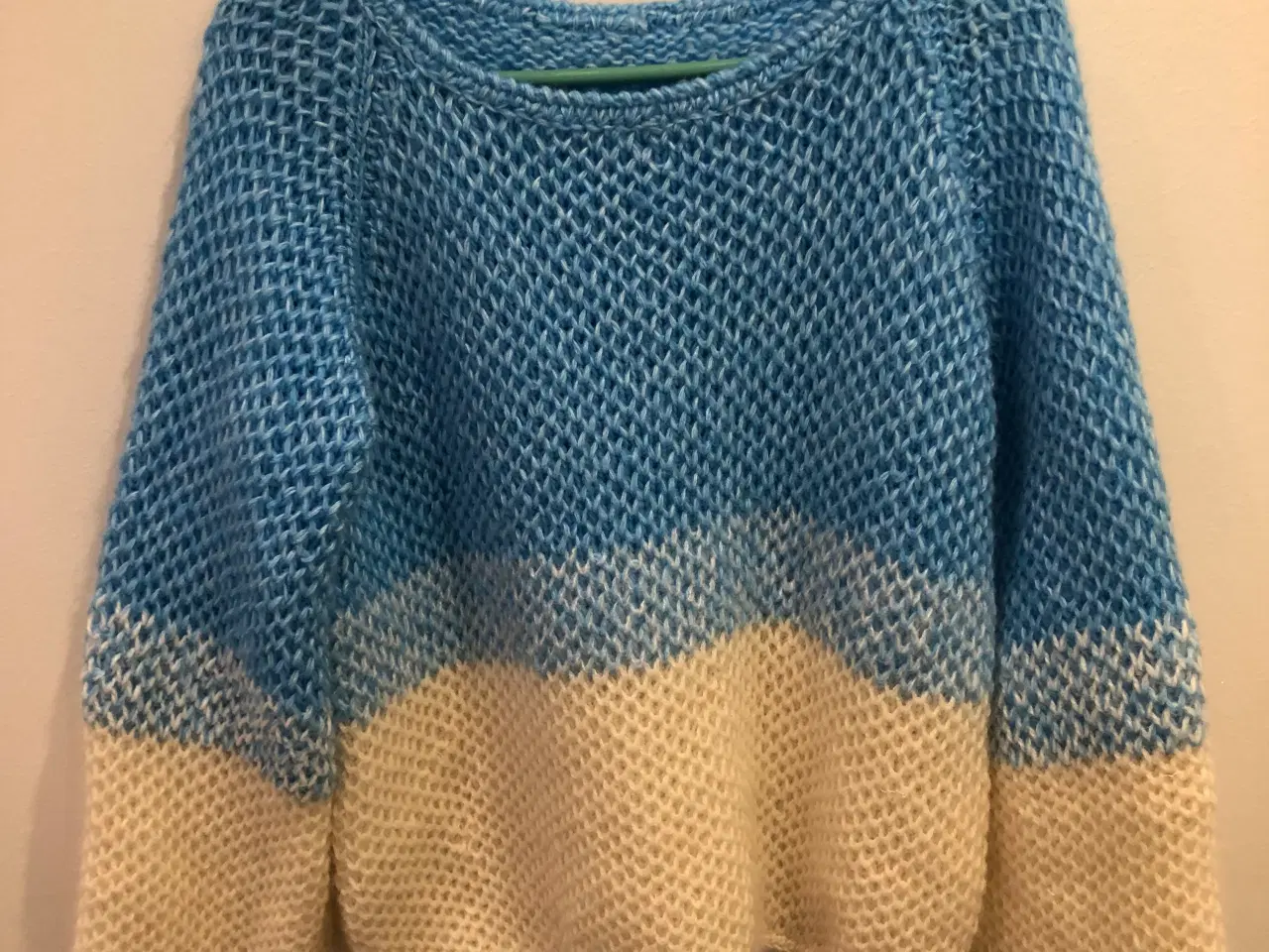 Billede 3 - Strikket sweater. Ny. Uld/ kid silk. Str M/ L